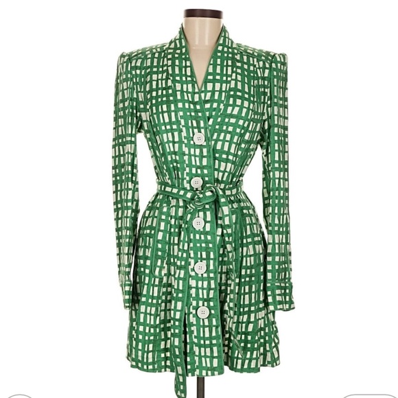 CAbi Dresses & Skirts - CAbi Green and White Circuit Jacket with Waist Tie Strap Spring 2022 Style 6025